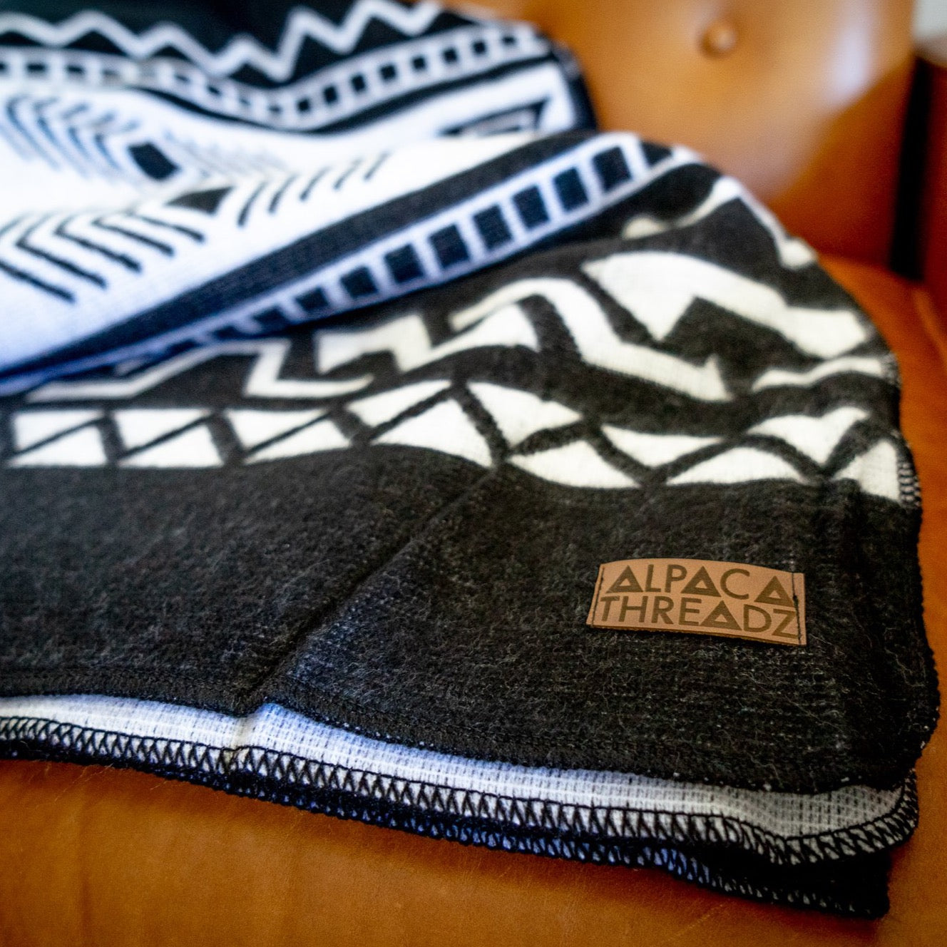 Andean Alpaca Wool Blanket - Black & White by Alpaca Threadz